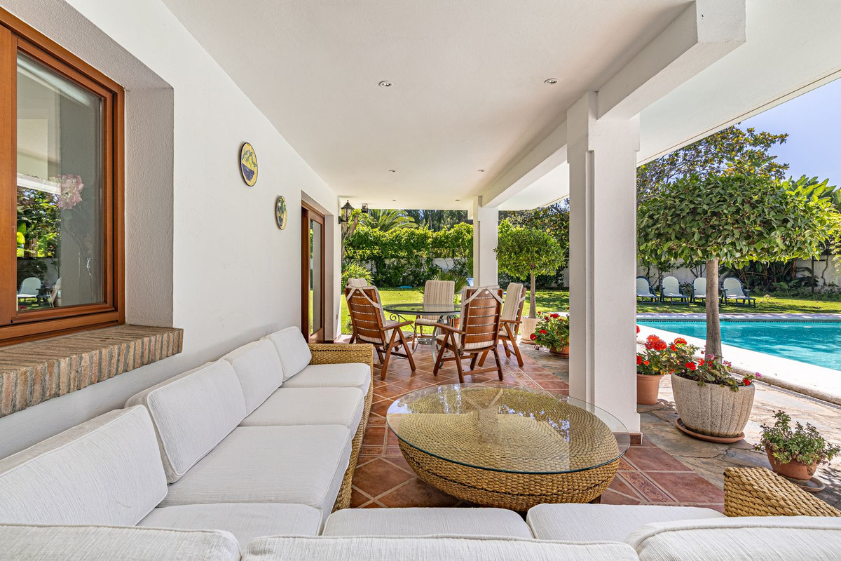 5 Bed Townhouse for sale in Cancelada Costa Del Sol, Málaga, Spain