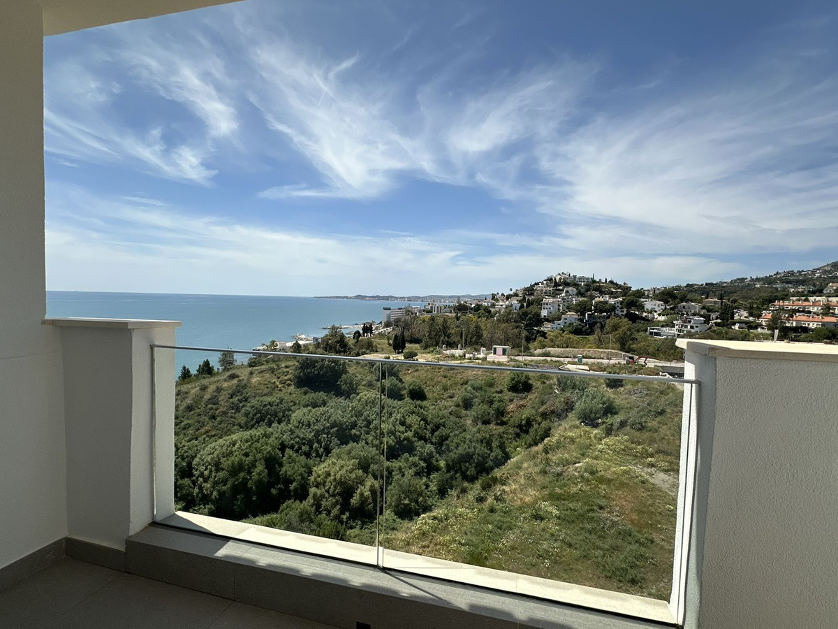 4 Bed Townhouse for sale in Torrequebrada Costa Del Sol, Málaga, Spain