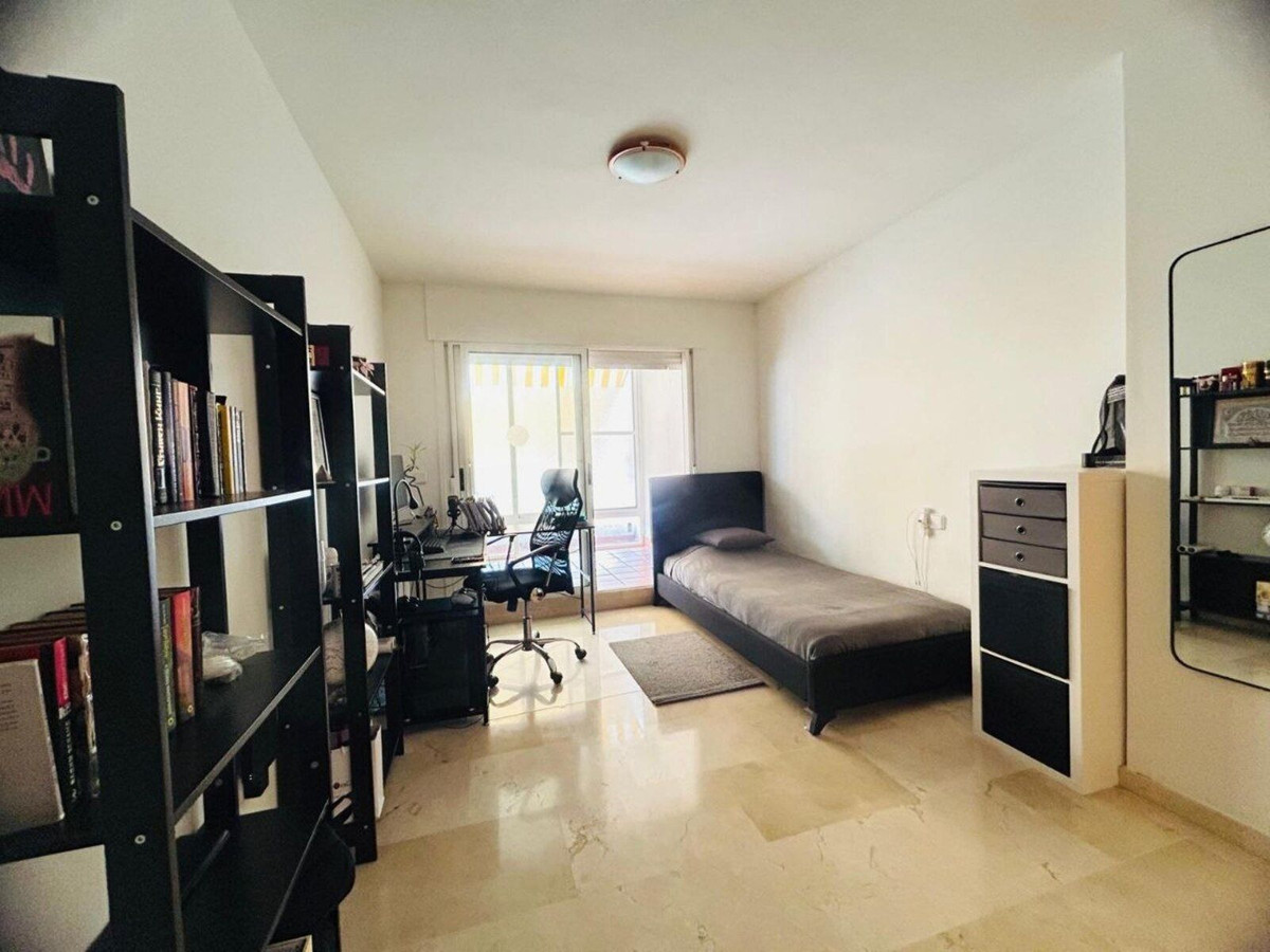 Se vende Apartamento Planta Media de 3 dormitorios en Costa Del Sol, Málaga, España