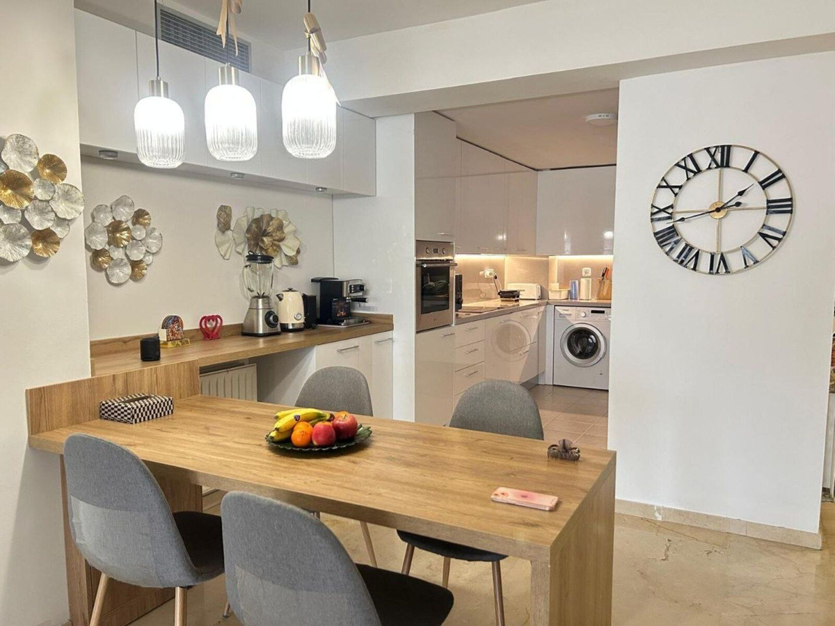 Se vende Apartamento Planta Media de 3 dormitorios en Costa Del Sol, Málaga, España