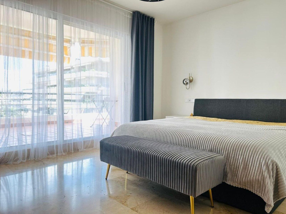 Se vende Apartamento Planta Media de 3 dormitorios en Costa Del Sol, Málaga, España