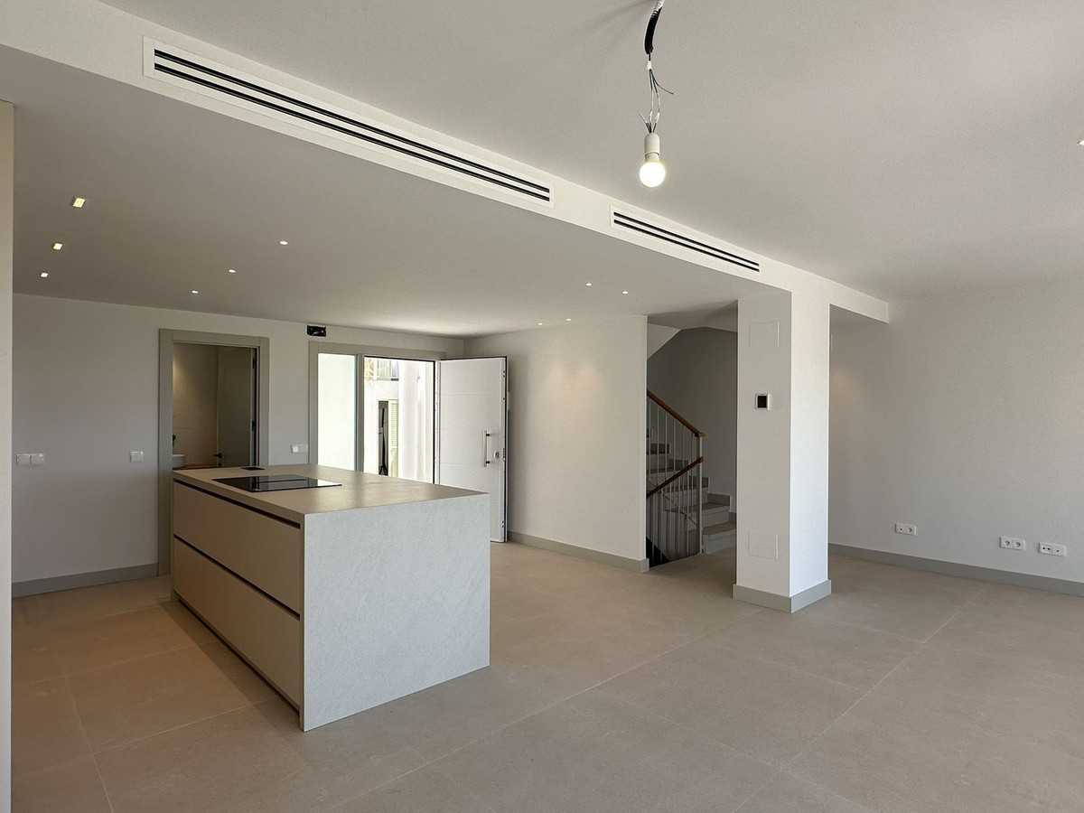 4 Bed Townhouse for sale in Torrequebrada Costa Del Sol, Málaga, Spain