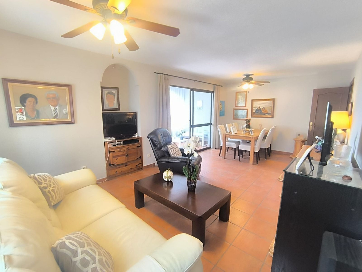 Se vende Apartamento Planta Media de 3 dormitorios en Costa Del Sol, Málaga, España