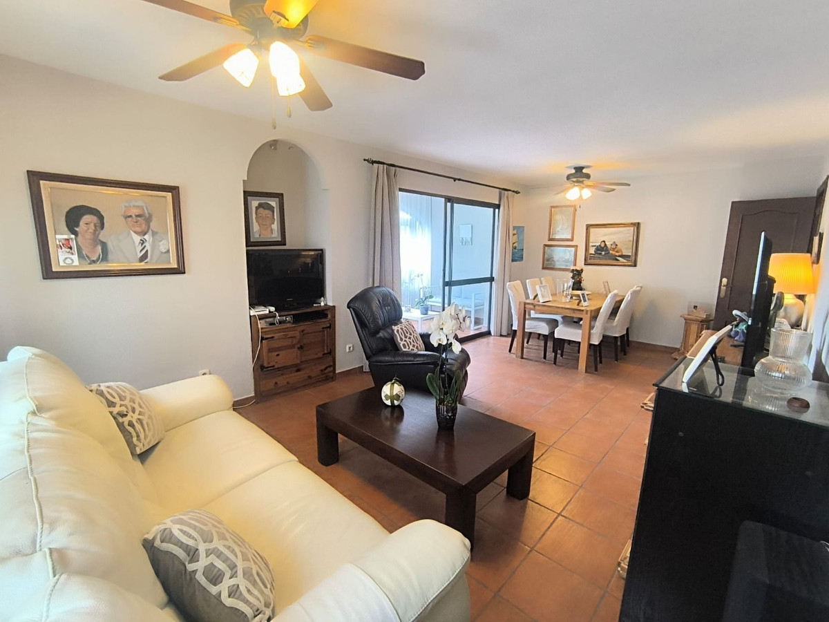 Se vende Apartamento Planta Media de 3 dormitorios en Costa Del Sol, Málaga, España