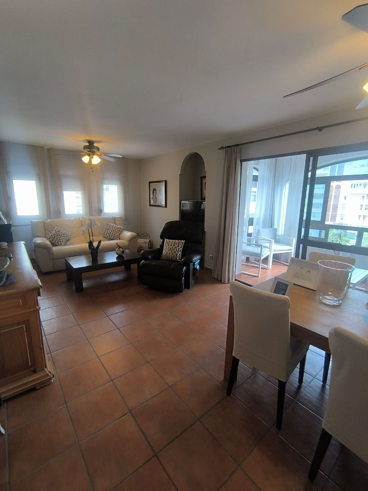 Se vende Apartamento Planta Media de 3 dormitorios en Costa Del Sol, Málaga, España