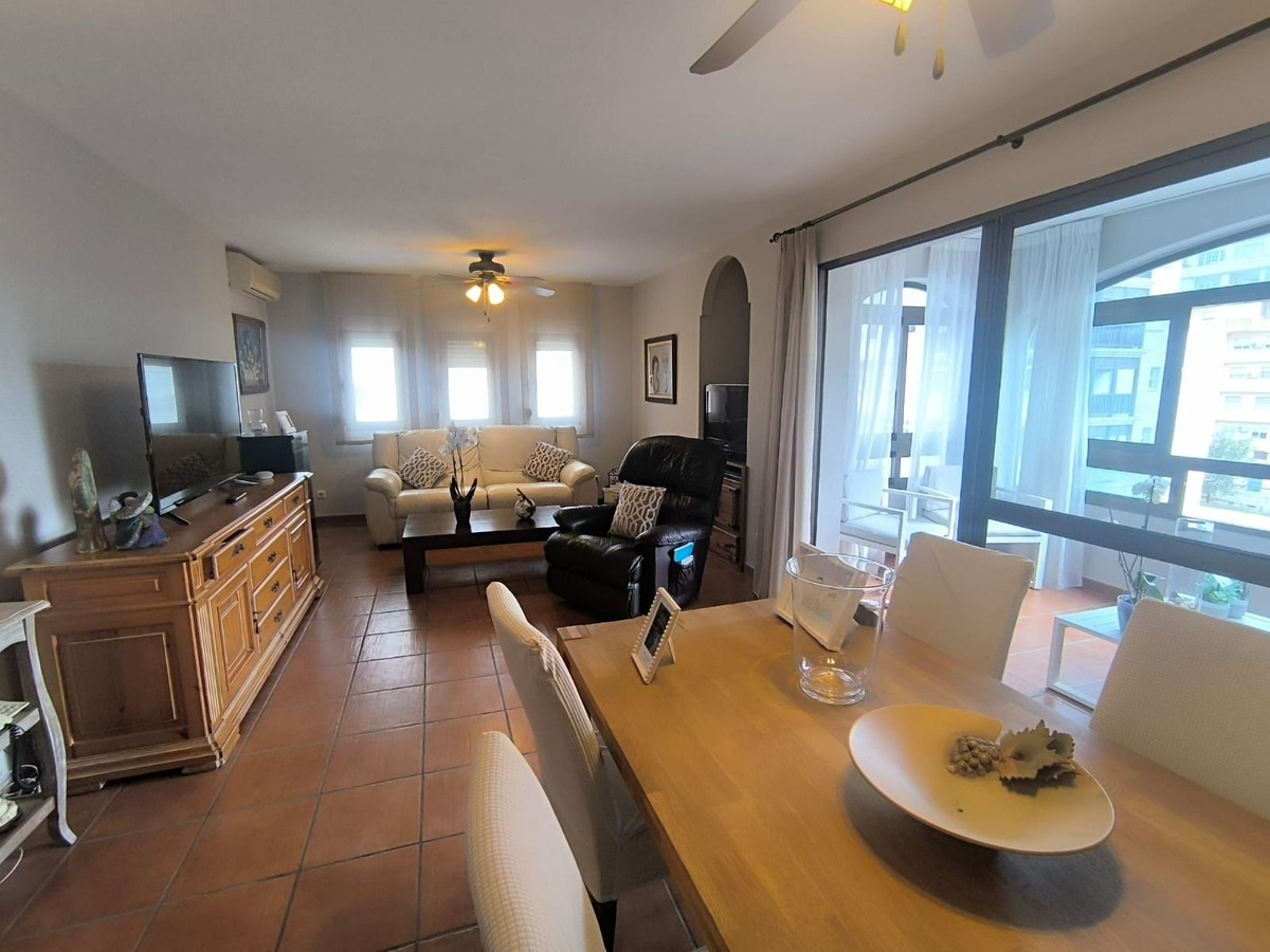 Se vende Apartamento Planta Media de 3 dormitorios en Costa Del Sol, Málaga, España