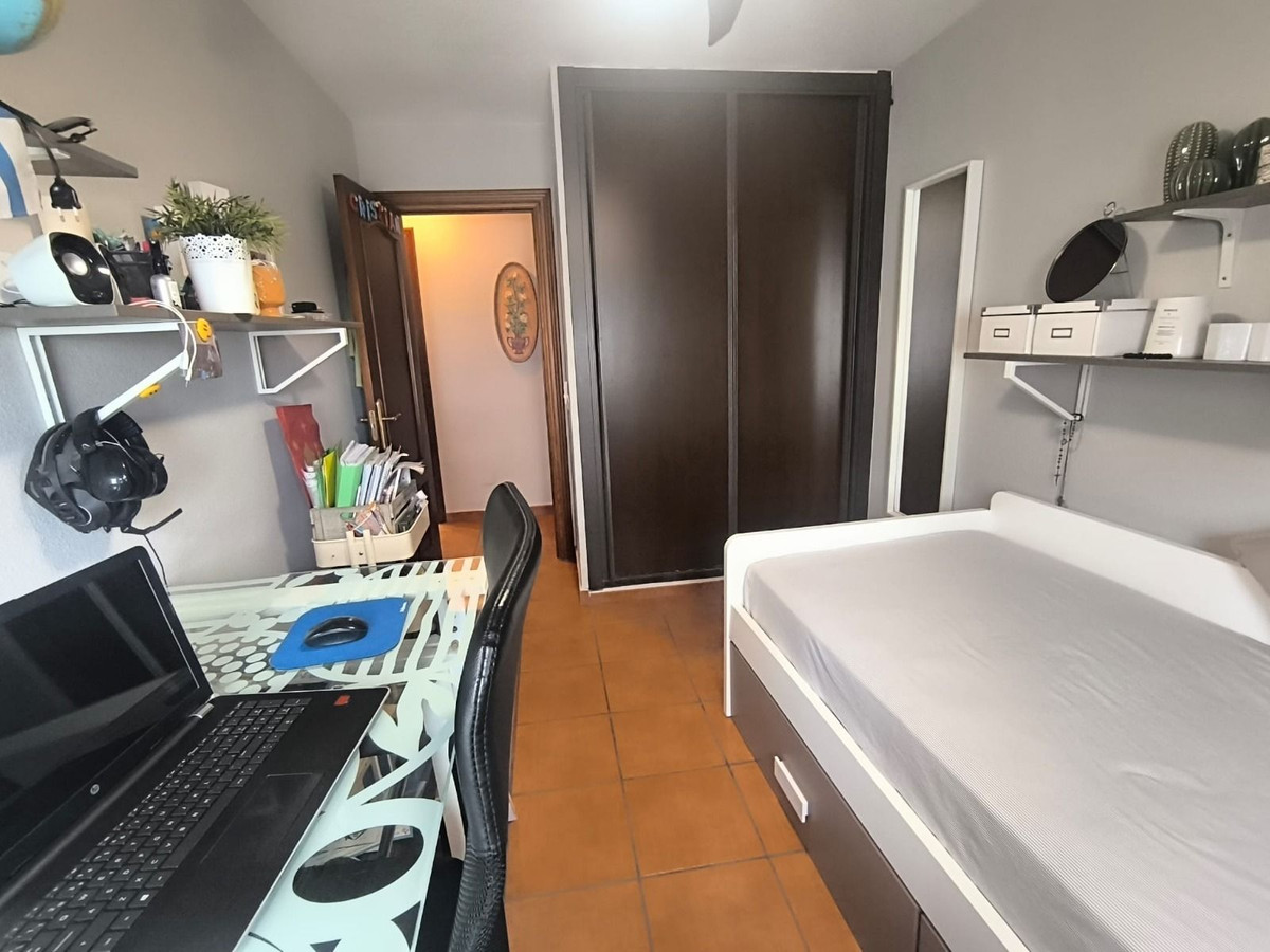 Se vende Apartamento Planta Media de 3 dormitorios en Costa Del Sol, Málaga, España