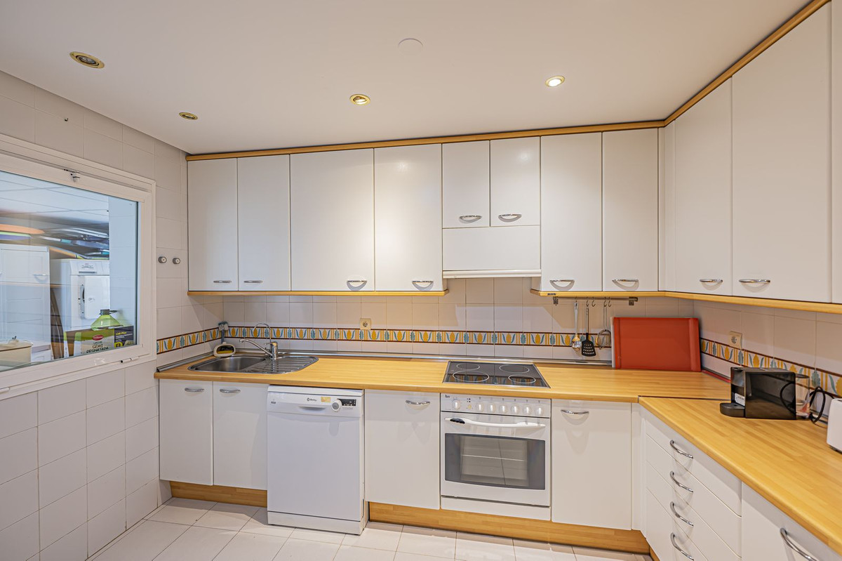 3 Bed Apartment for sale in Costalita Costa Del Sol, Málaga, Spain
