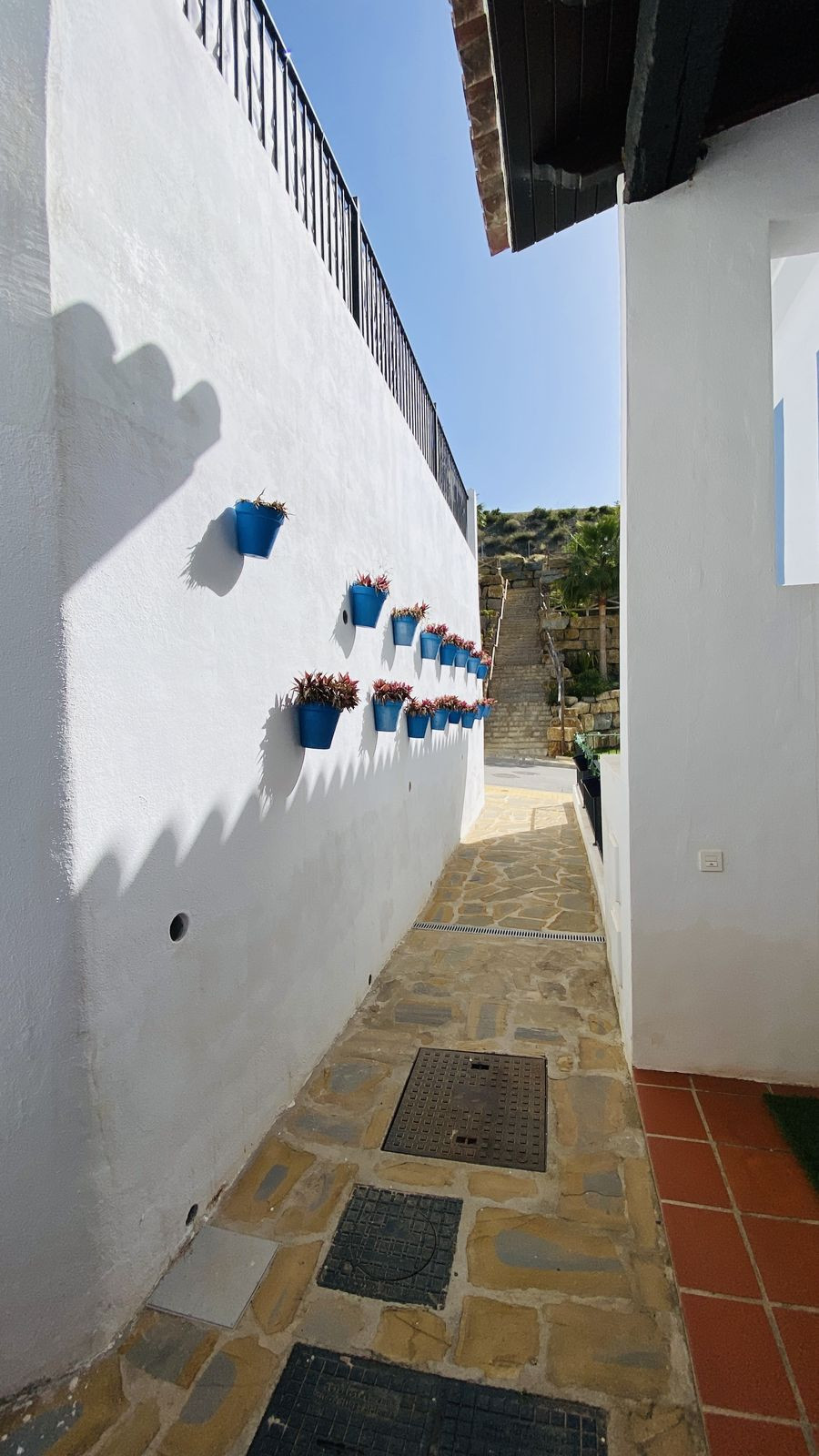 3 Bed Apartment for sale in El Paraiso Costa Del Sol, Málaga, Spain
