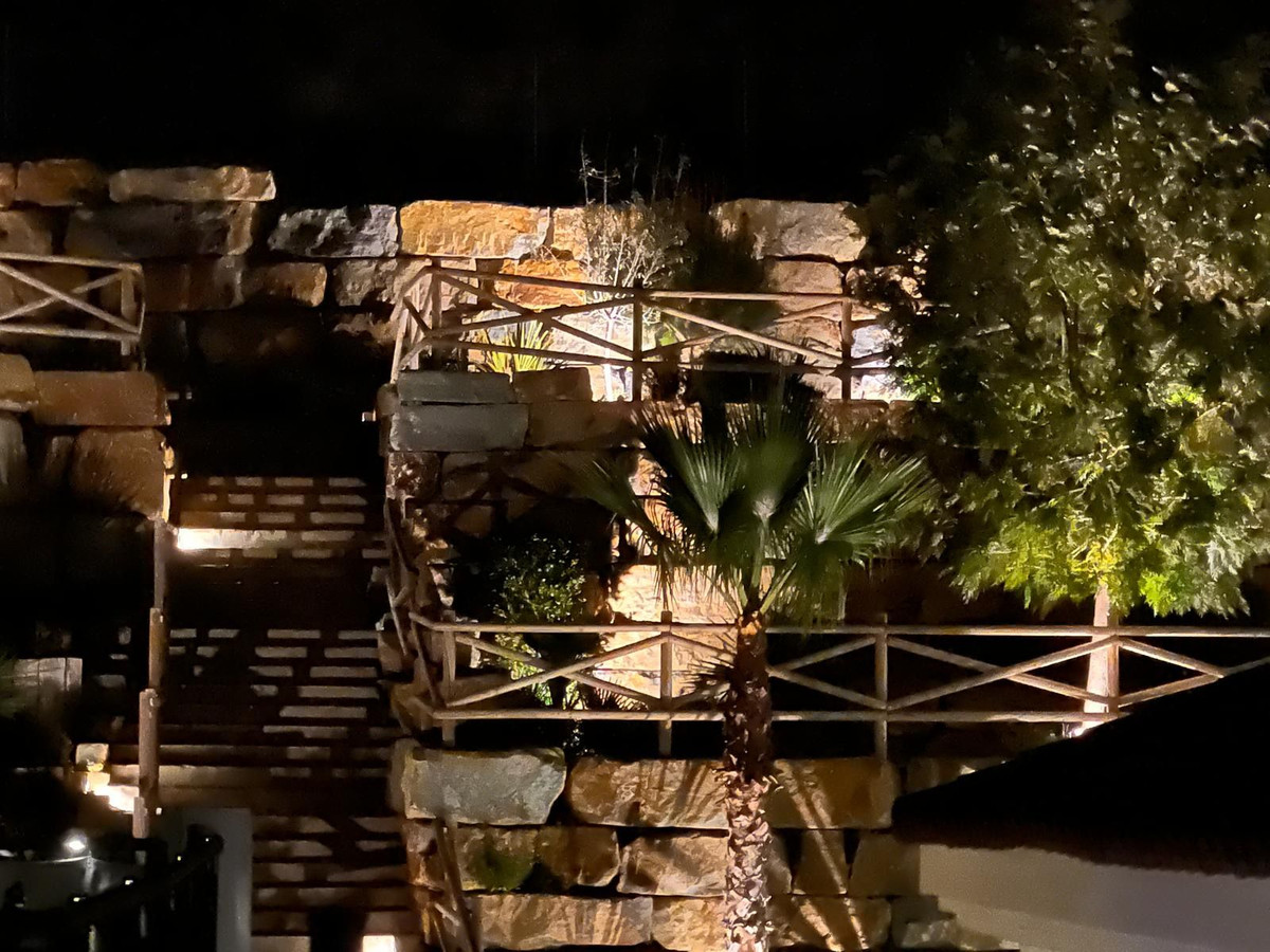 3 Bed Apartment for sale in El Paraiso Costa Del Sol, Málaga, Spain