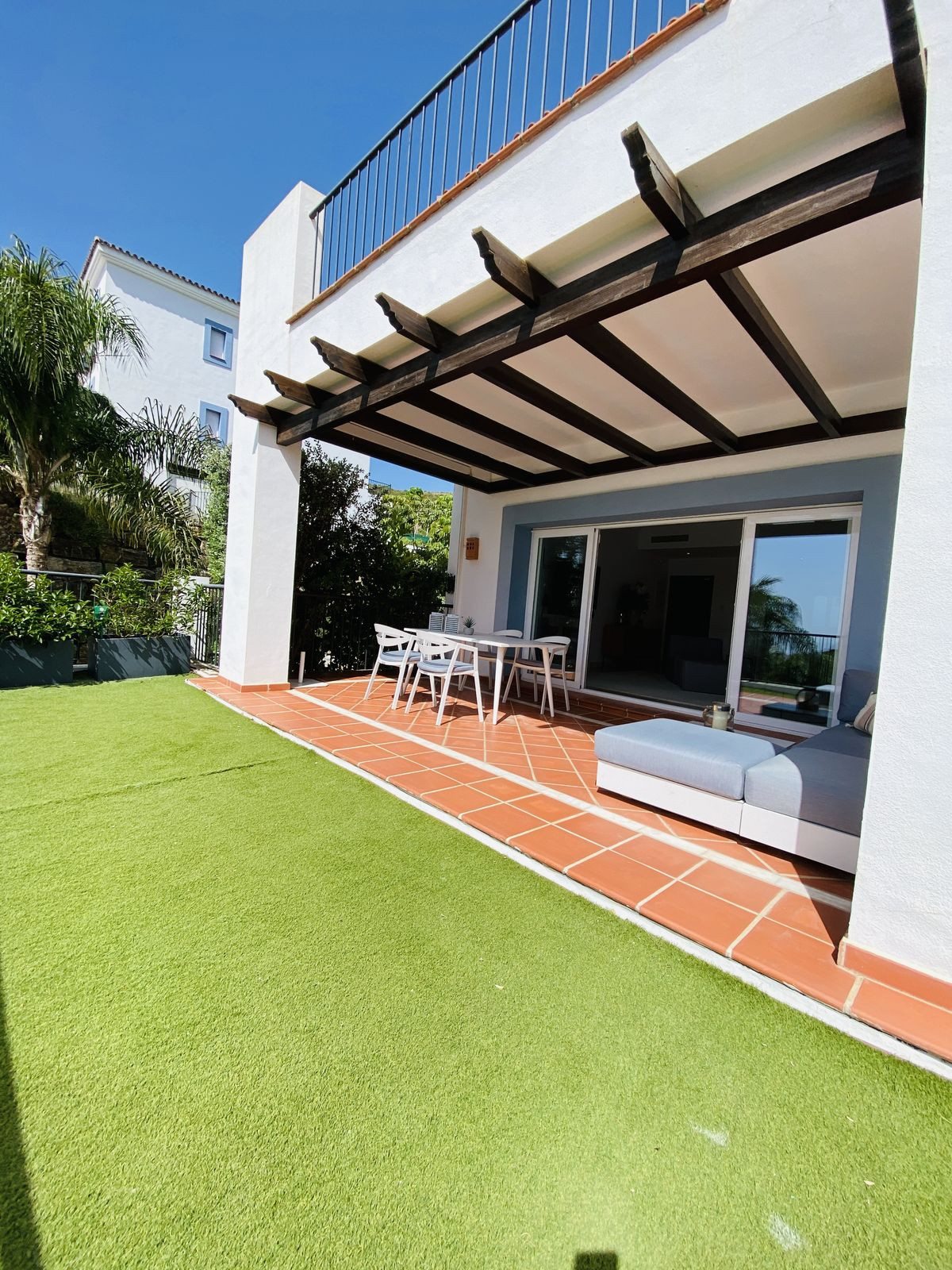 3 Bed Apartment for sale in El Paraiso Costa Del Sol, Málaga, Spain