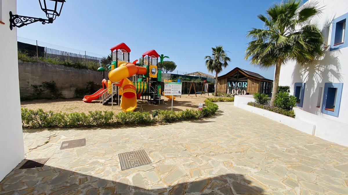 3 Bed Apartment for sale in El Paraiso Costa Del Sol, Málaga, Spain
