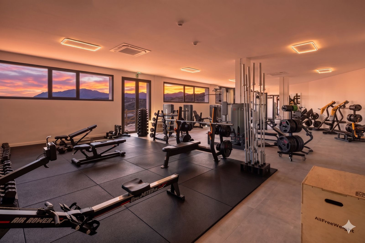 3 Bed Apartment for sale in El Paraiso Costa Del Sol, Málaga, Spain