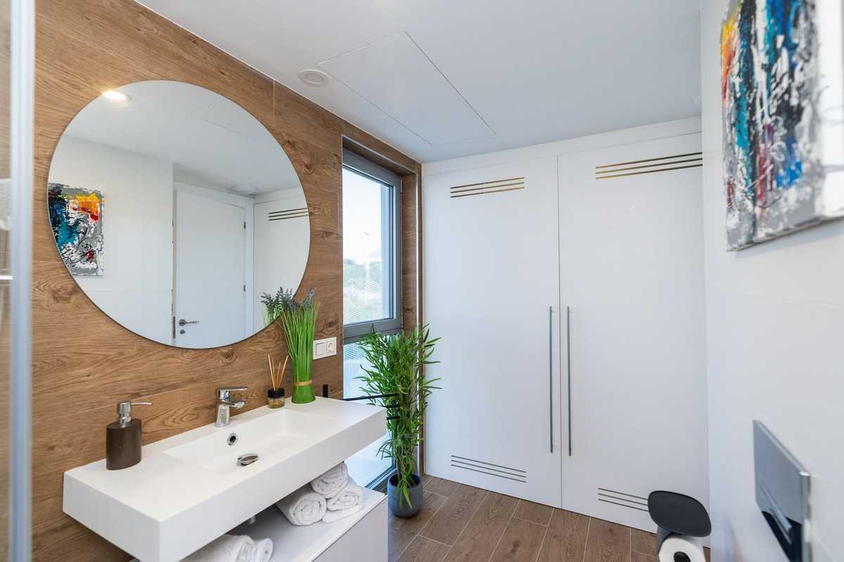 2 Bed Apartment for sale in Estepona Costa Del Sol, Málaga, Spain