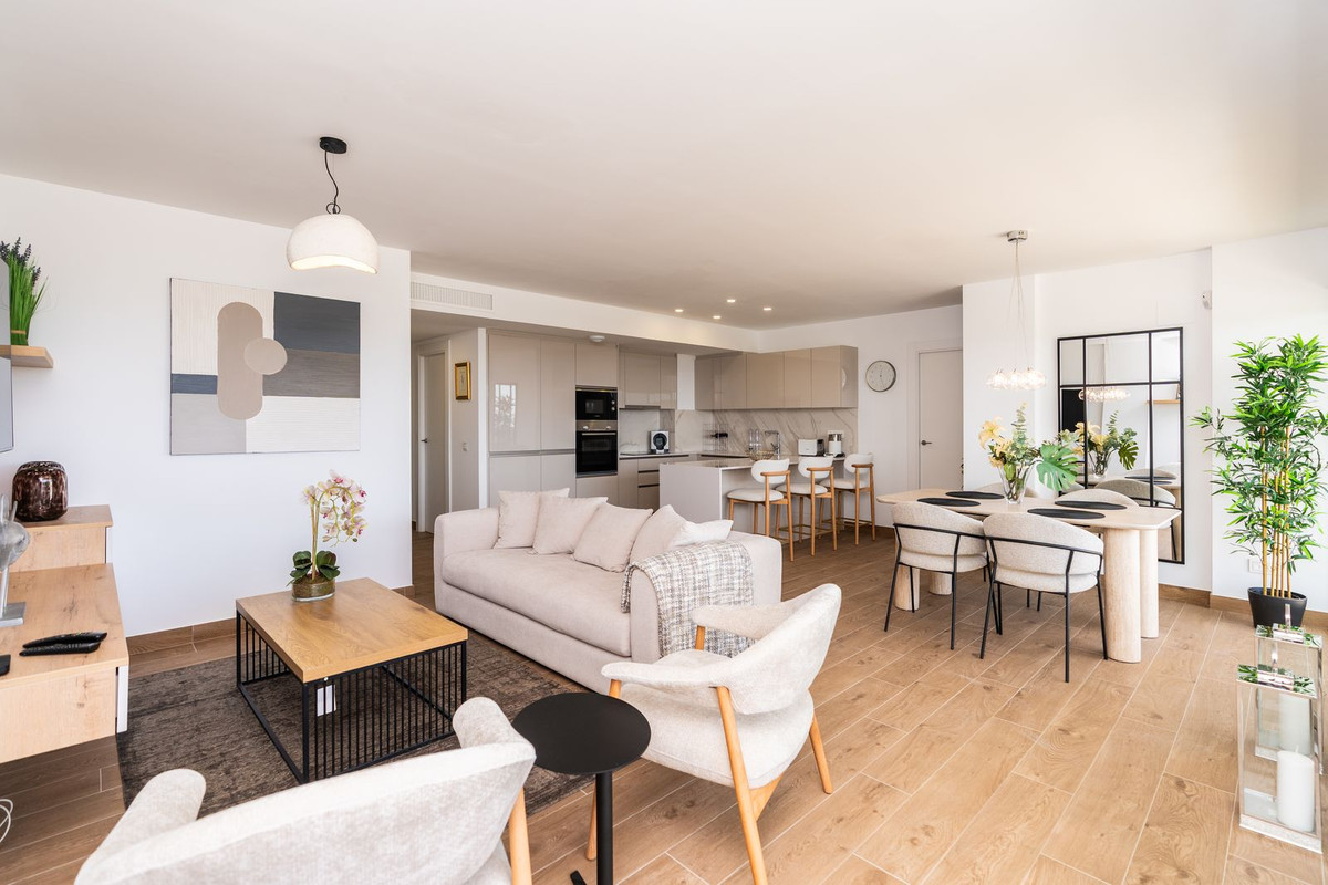 2 Bed Apartment for sale in Estepona Costa Del Sol, Málaga, Spain