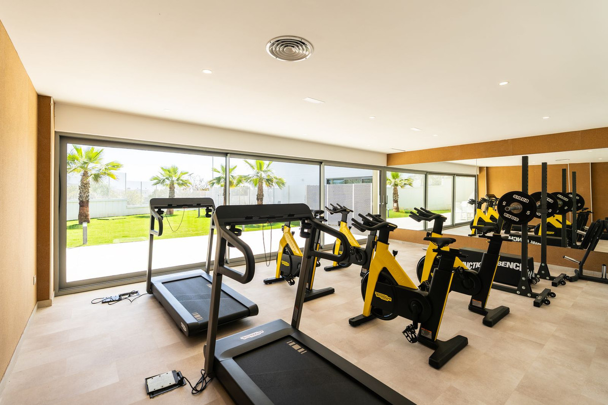 2 Bed Apartment for sale in Estepona Costa Del Sol, Málaga, Spain