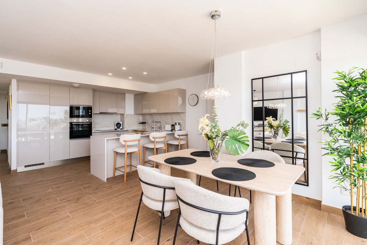 2 Bed Apartment for sale in Estepona Costa Del Sol, Málaga, Spain