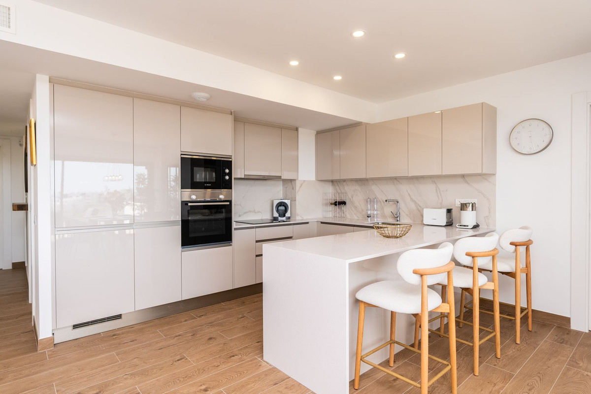 2 Bed Apartment for sale in Estepona Costa Del Sol, Málaga, Spain