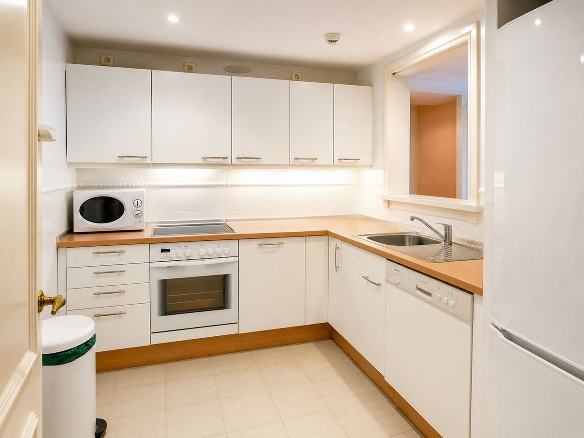 2 Bed Apartment for sale in New Golden Mile Costa Del Sol, Málaga, Spain