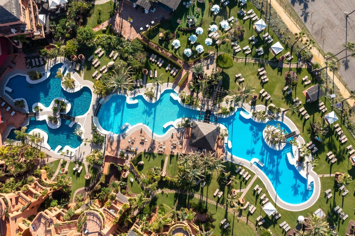 2 Bed Apartment for sale in New Golden Mile Costa Del Sol, Málaga, Spain