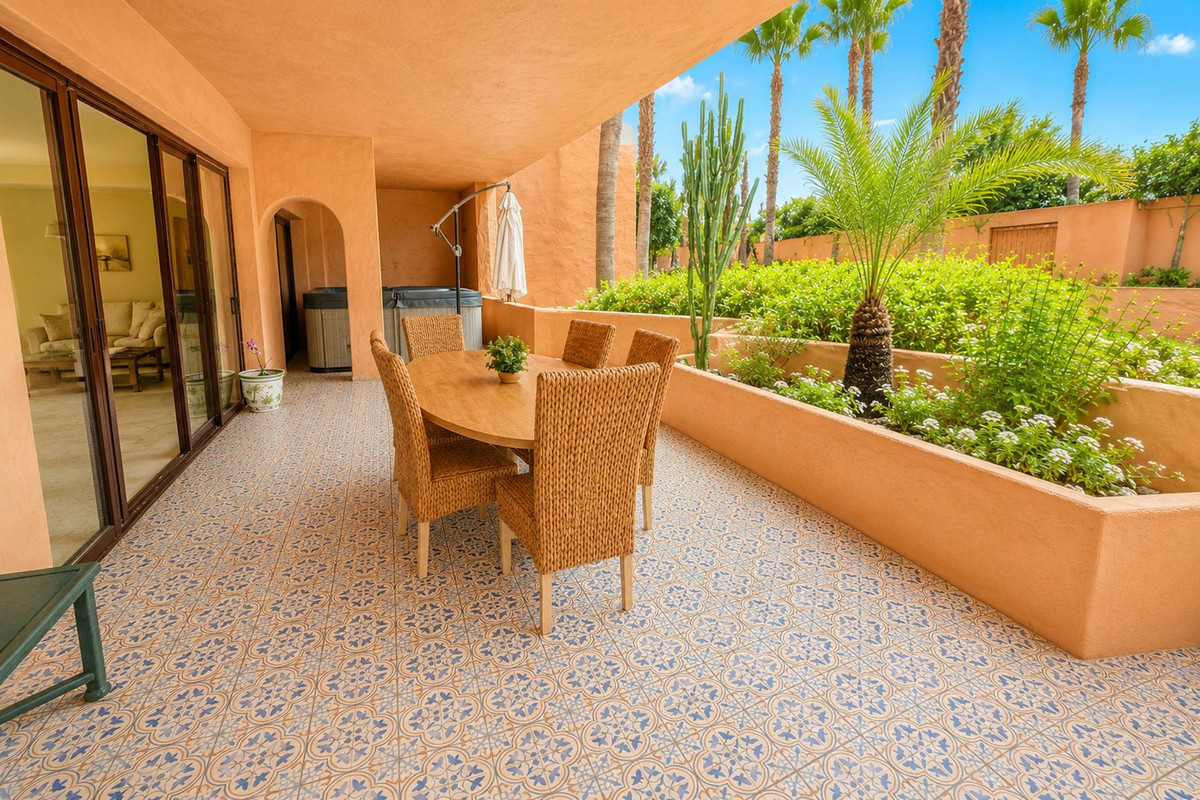 2 Bed Apartment for sale in New Golden Mile Costa Del Sol, Málaga, Spain