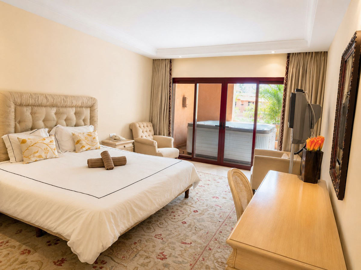 2 Bed Apartment for sale in New Golden Mile Costa Del Sol, Málaga, Spain