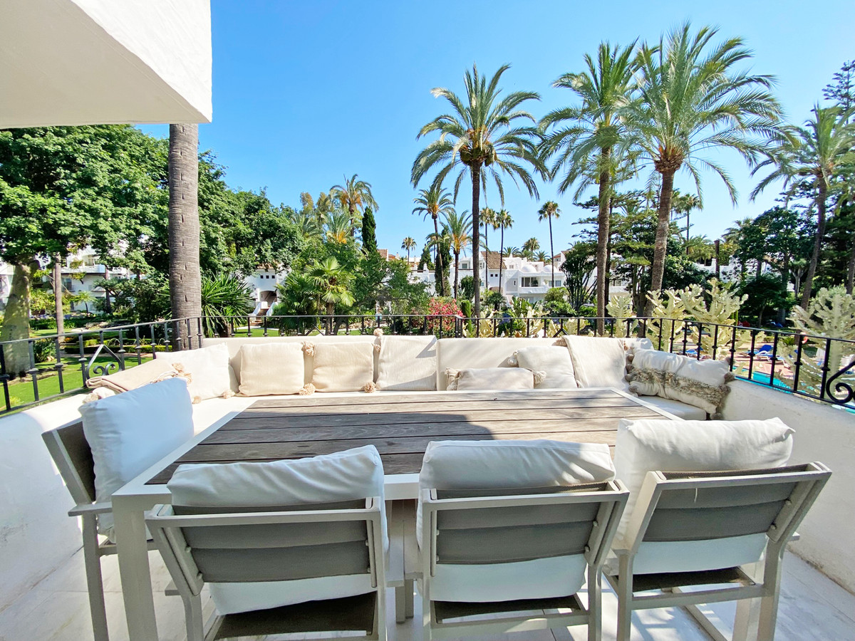 3 Bed Apartment for sale in Puerto Banús Costa Del Sol, Málaga, Spain