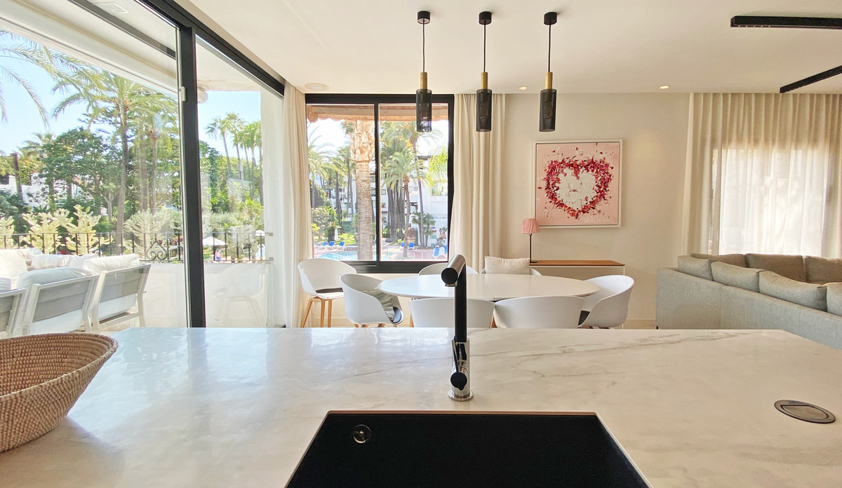 3 Bed Apartment for sale in Puerto Banús Costa Del Sol, Málaga, Spain