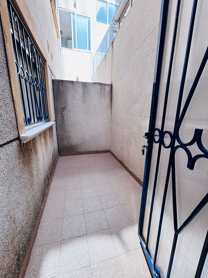 Se vende Apartamento Planta Baja de 2 dormitorios en Costa Blanca, Alicante, España