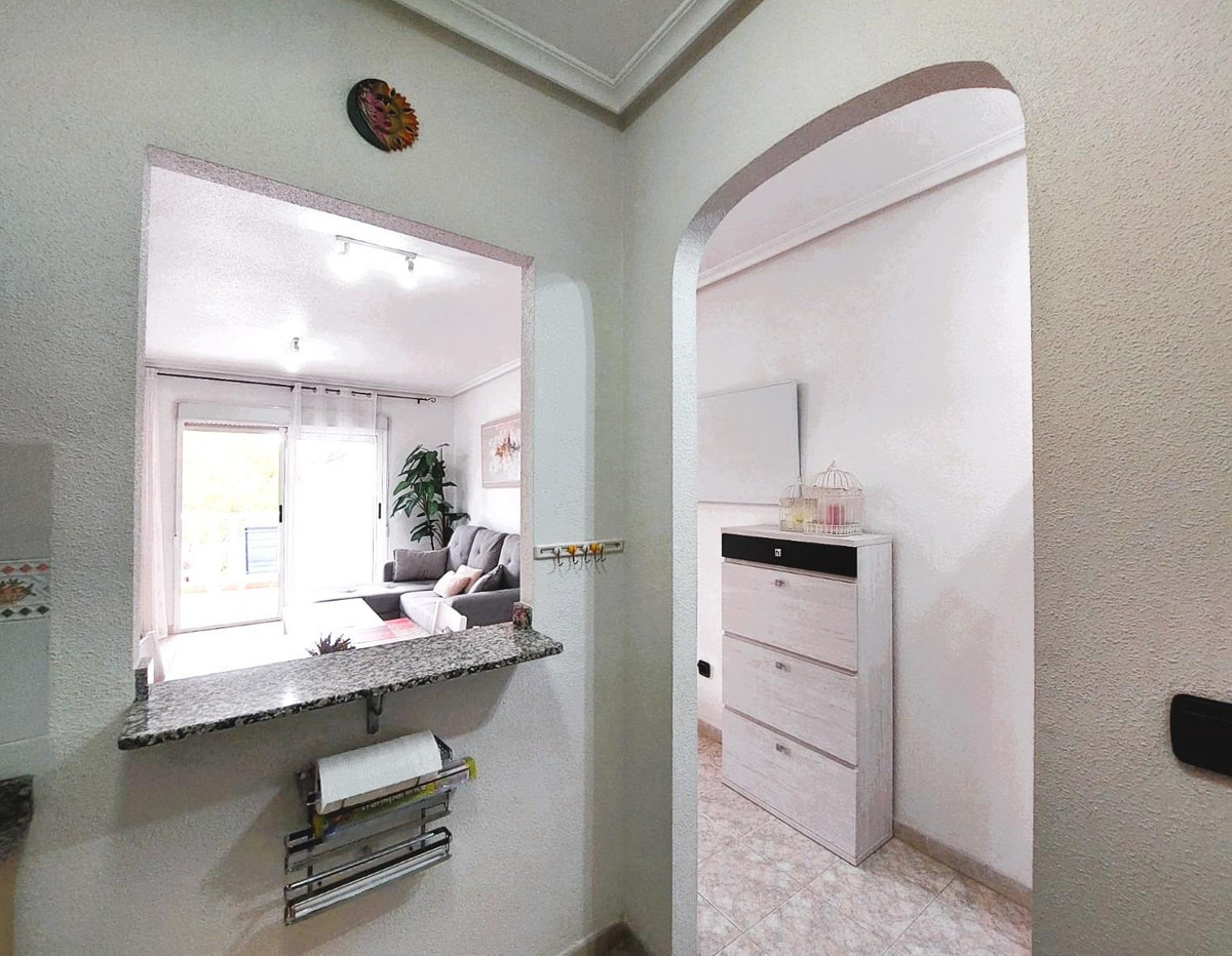 Se vende Apartamento Planta Media de 2 dormitorios en Costa Blanca, Alicante, España