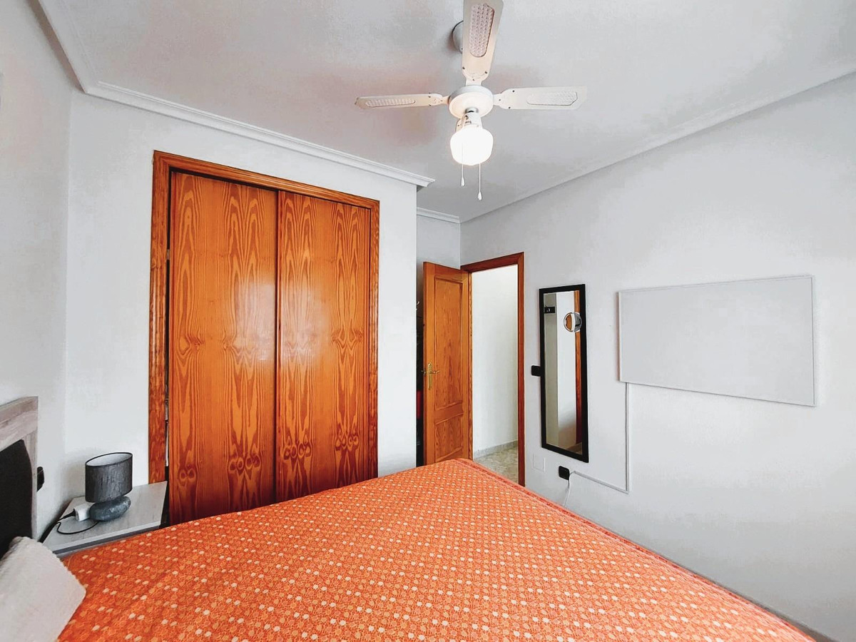 Se vende Apartamento Planta Media de 2 dormitorios en Costa Blanca, Alicante, España
