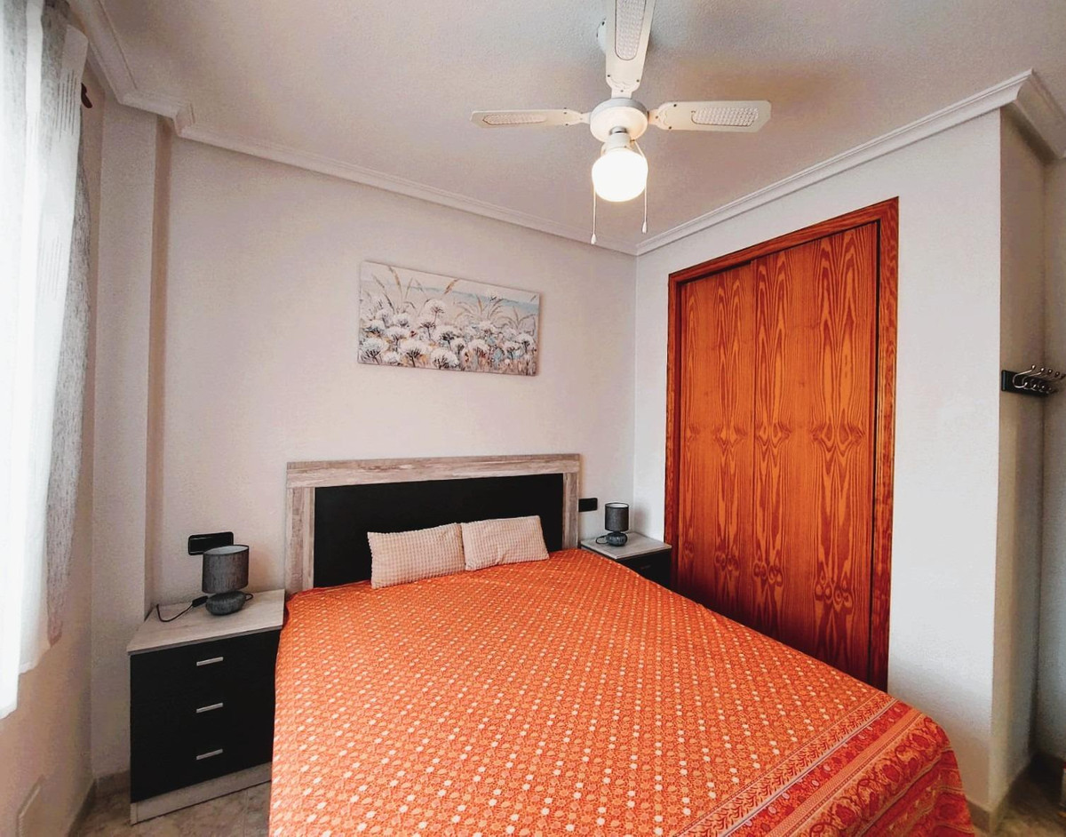 Se vende Apartamento Planta Media de 2 dormitorios en Costa Blanca, Alicante, España