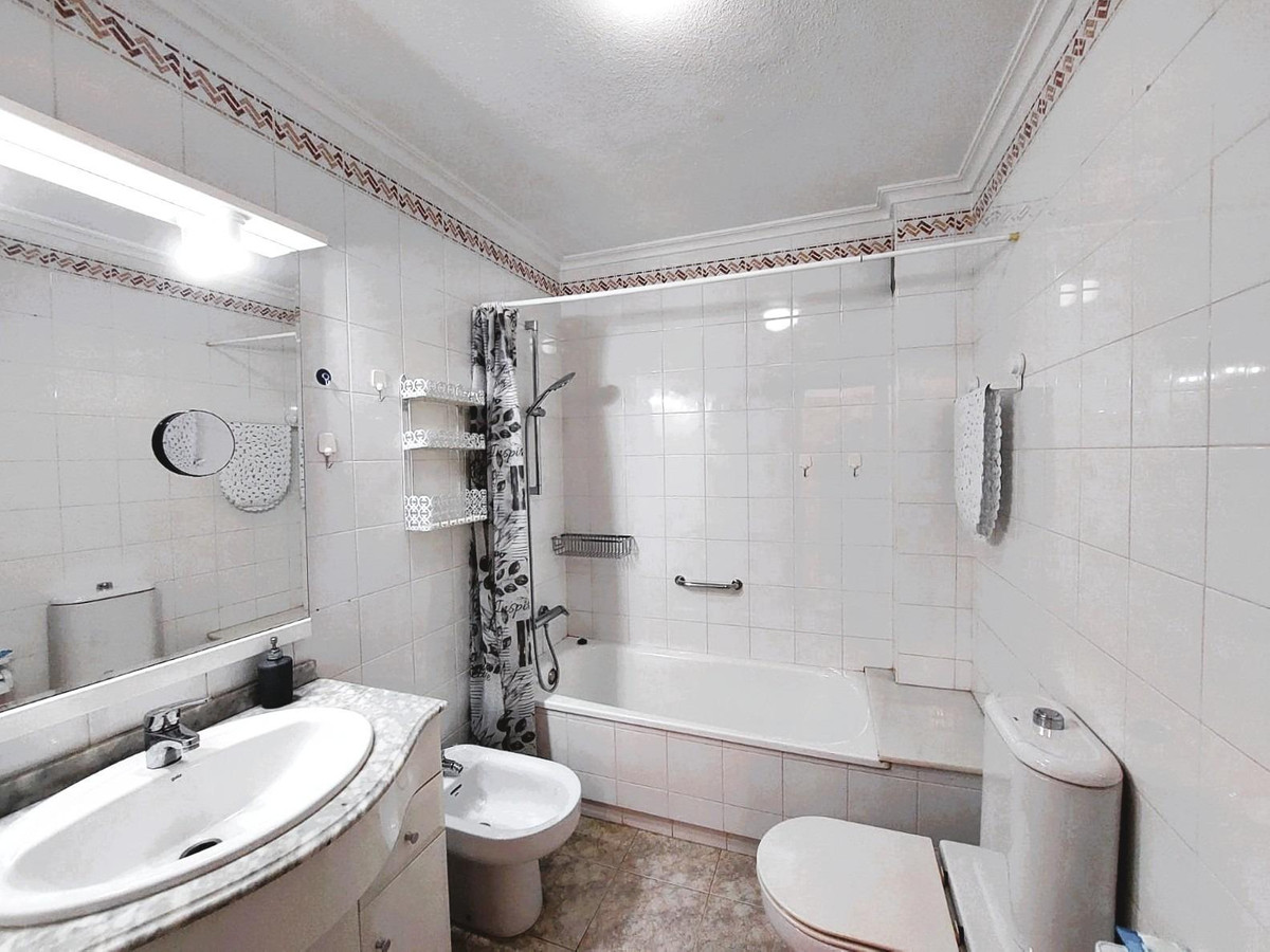 Se vende Apartamento Planta Media de 2 dormitorios en Costa Blanca, Alicante, España