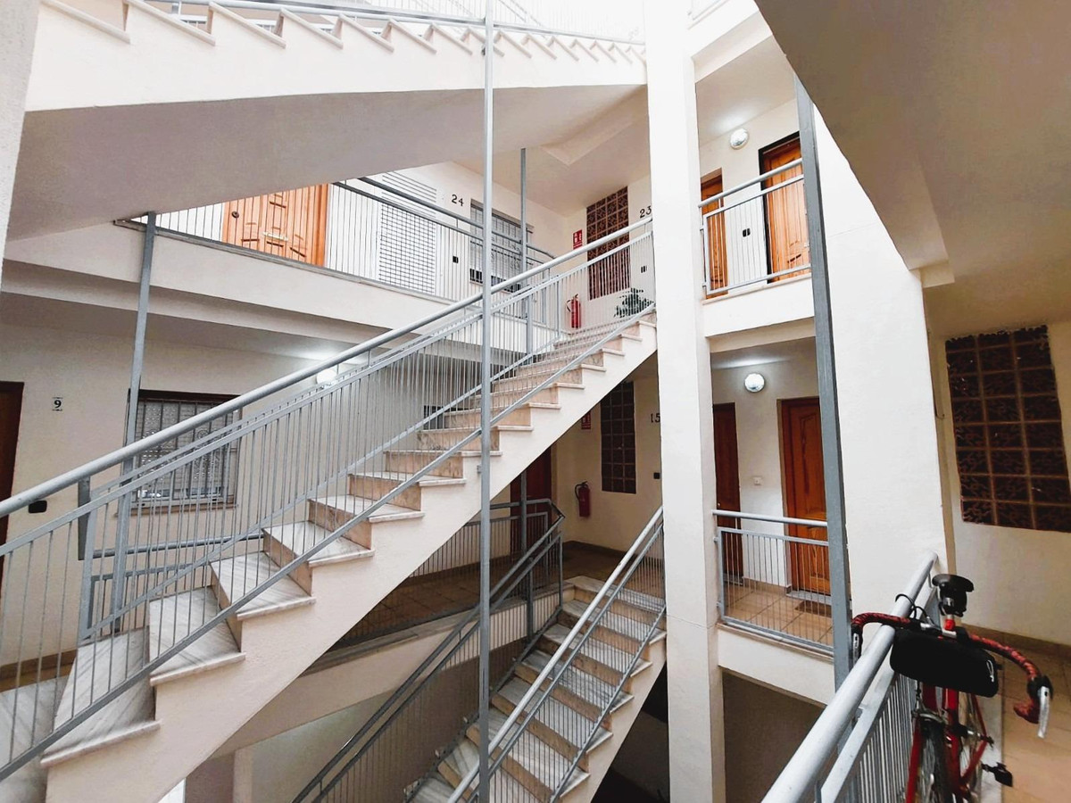 Se vende Apartamento Planta Media de 2 dormitorios en Costa Blanca, Alicante, España