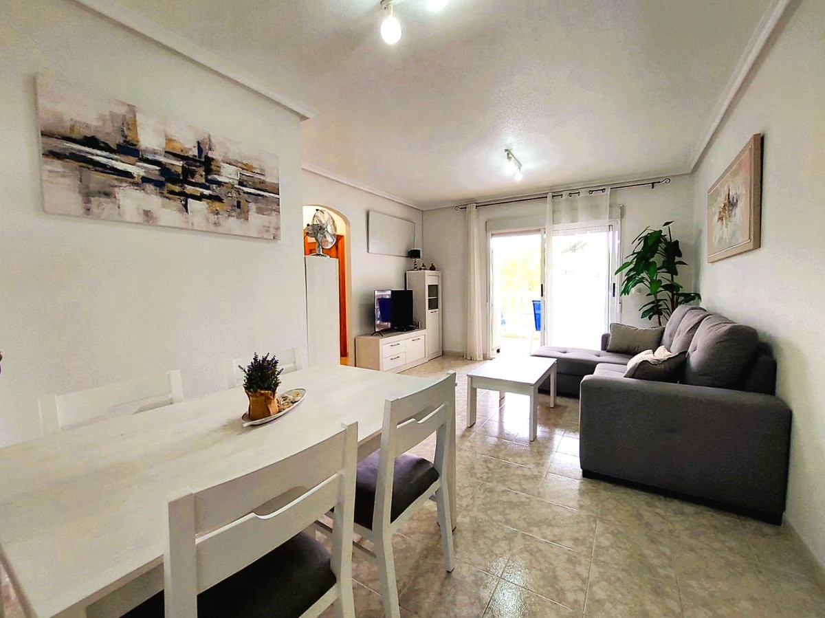Se vende Apartamento Planta Media de 2 dormitorios en Costa Blanca, Alicante, España