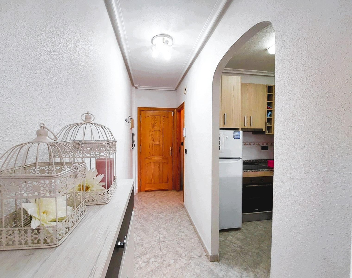 Se vende Apartamento Planta Media de 2 dormitorios en Costa Blanca, Alicante, España