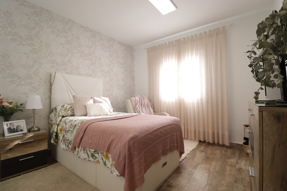 4 Bed Townhouse for sale in Villamartin Costa Blanca, Alicante, Spain