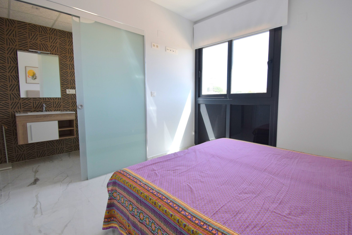 Se vende Apartamento Planta Media de 2 dormitorios en Costa Blanca, Alicante, España