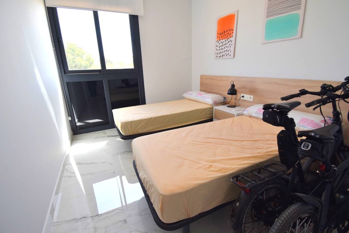 Se vende Apartamento Planta Media de 2 dormitorios en Costa Blanca, Alicante, España