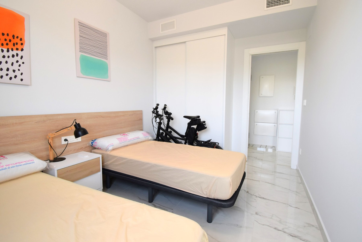 Se vende Apartamento Planta Media de 2 dormitorios en Costa Blanca, Alicante, España