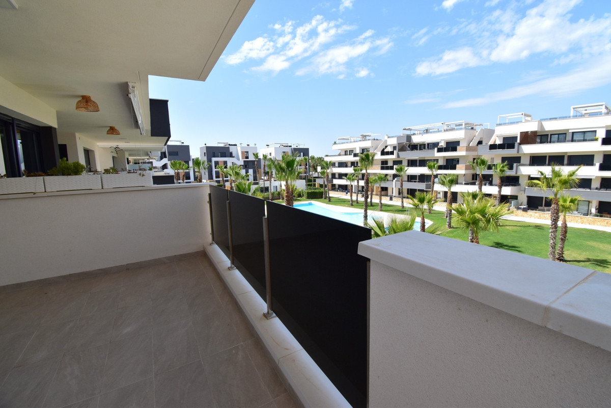 Se vende Apartamento Planta Media de 2 dormitorios en Costa Blanca, Alicante, España