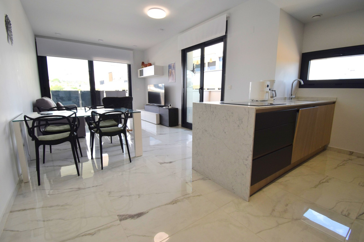 Se vende Apartamento Planta Media de 2 dormitorios en Costa Blanca, Alicante, España