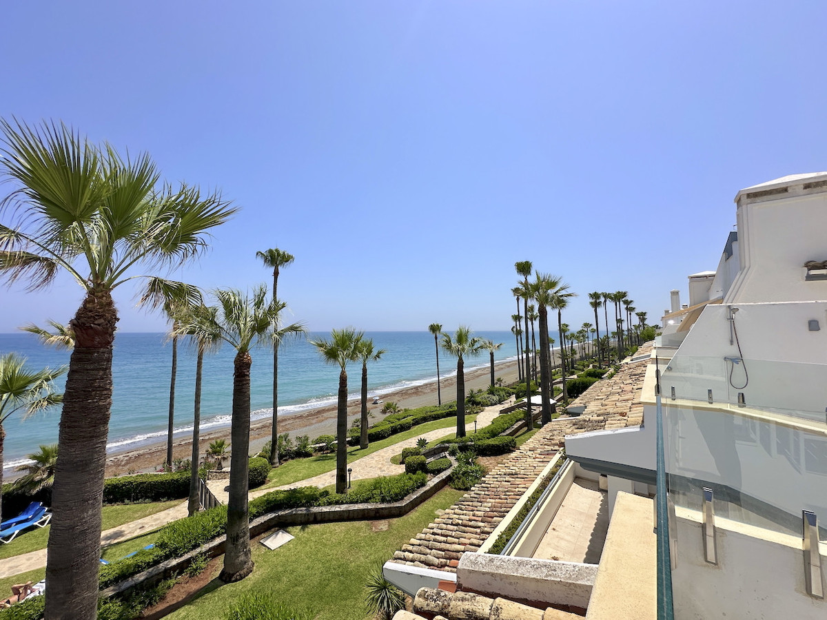 3 Bed Apartment for sale in Estepona Costa Del Sol, Málaga, Spain