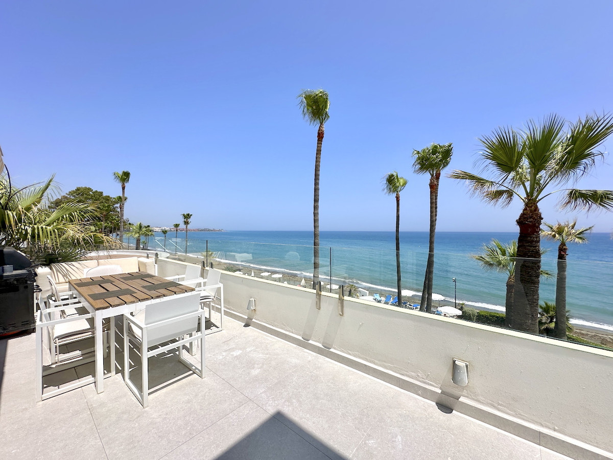 3 Bed Apartment for sale in Estepona Costa Del Sol, Málaga, Spain