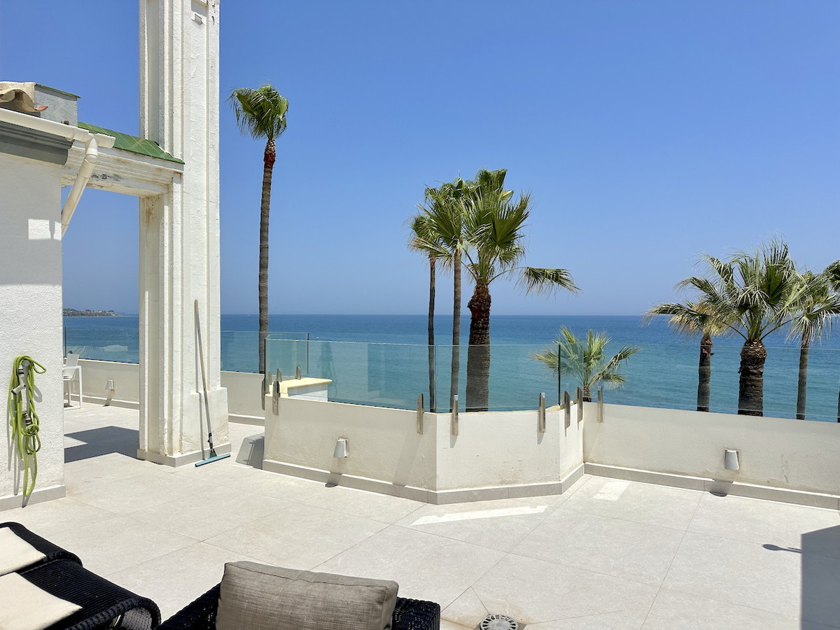 3 Bed Apartment for sale in Estepona Costa Del Sol, Málaga, Spain