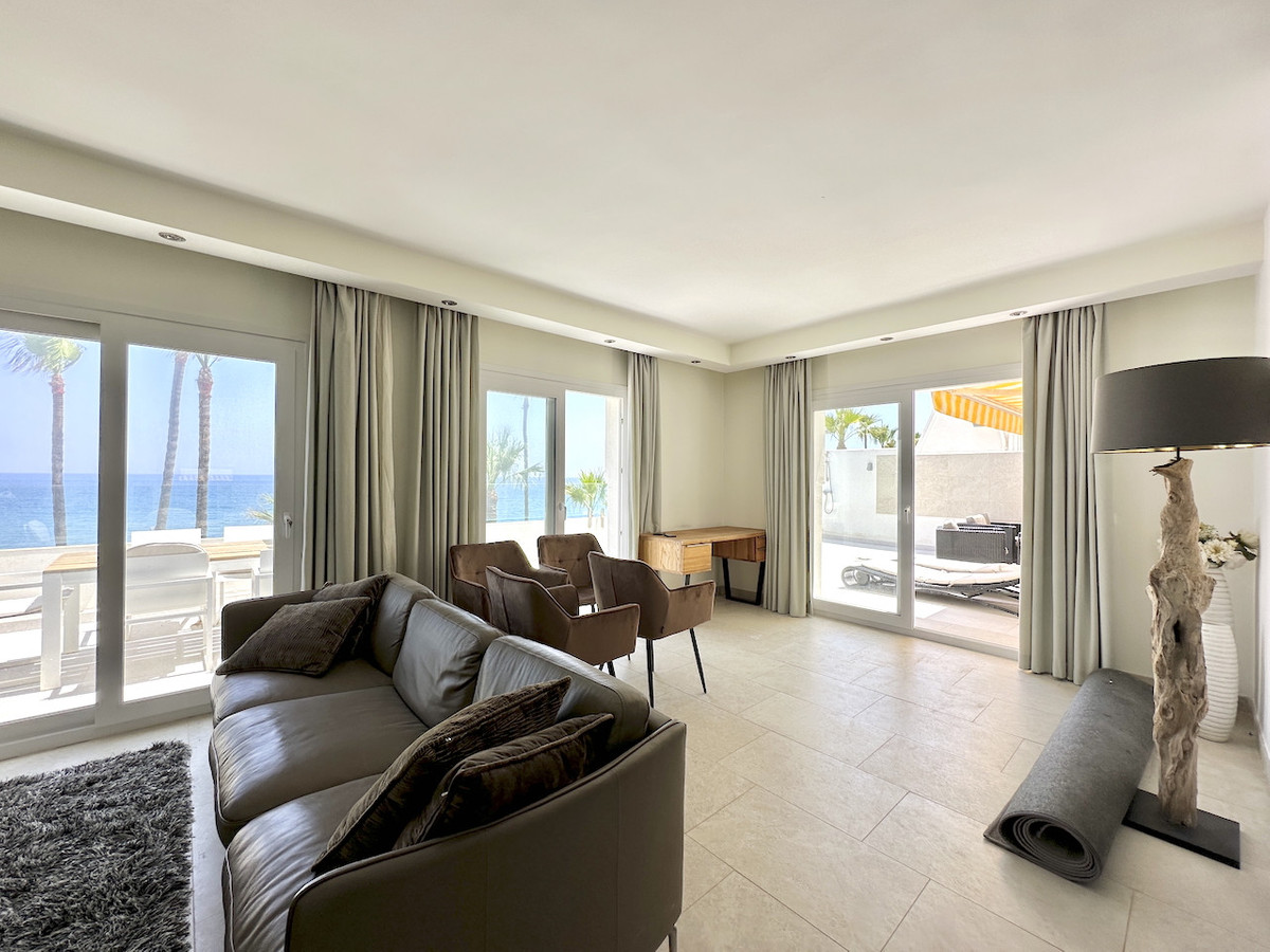 3 Bed Apartment for sale in Estepona Costa Del Sol, Málaga, Spain
