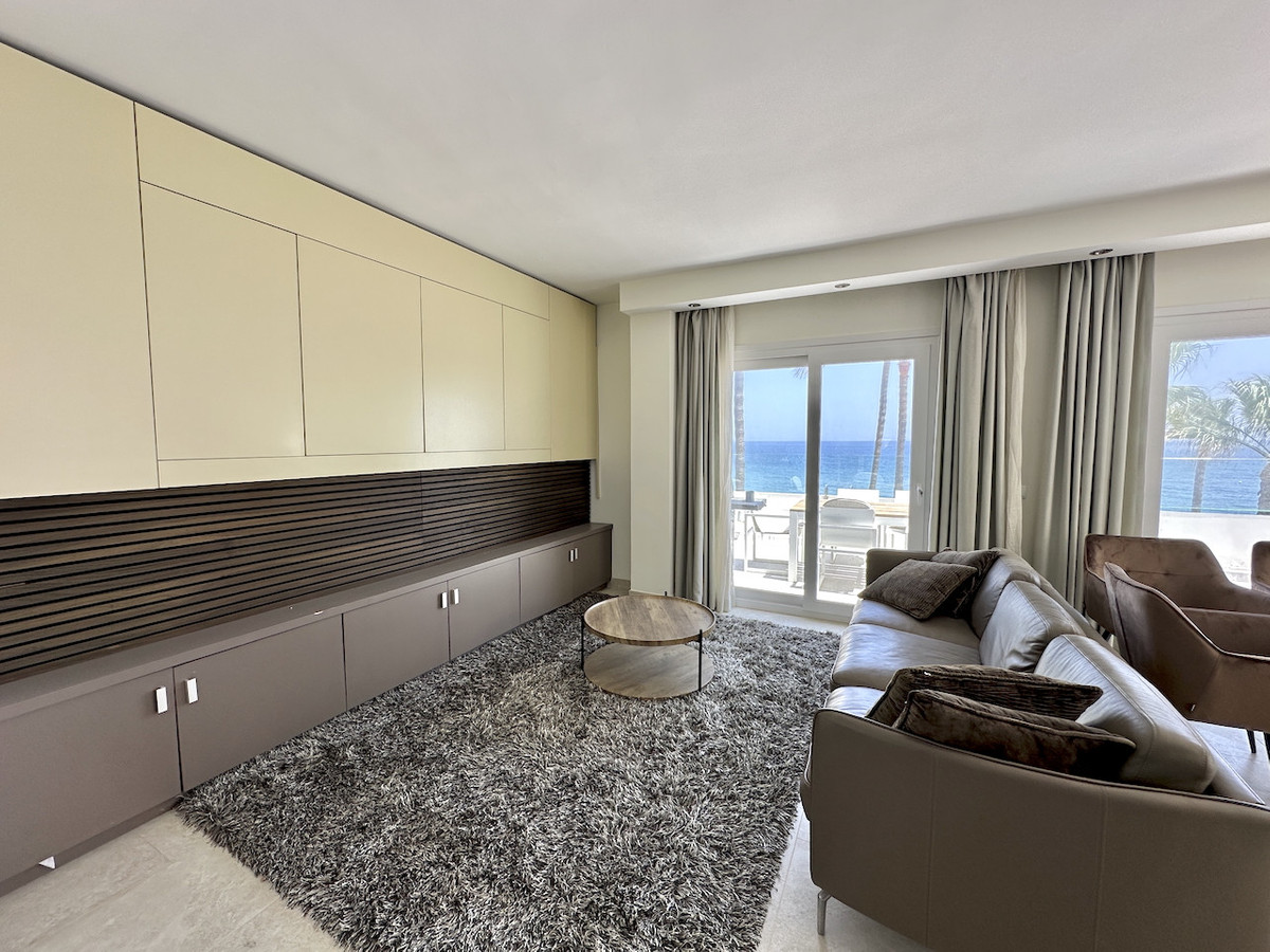 3 Bed Apartment for sale in Estepona Costa Del Sol, Málaga, Spain