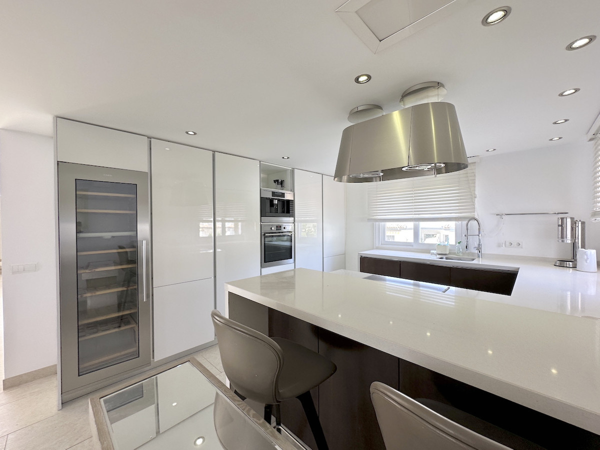 3 Bed Apartment for sale in Estepona Costa Del Sol, Málaga, Spain