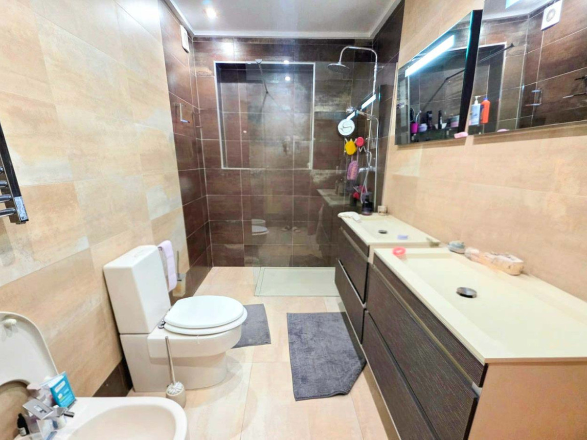 Se vende Villa - Chalet de 5 dormitorios en Costa Blanca, Alicante, España