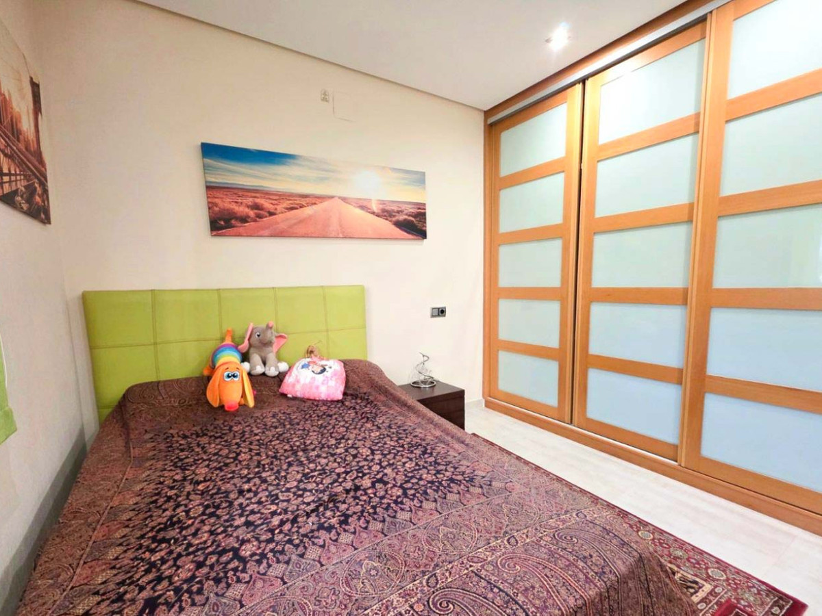 Se vende Villa - Chalet de 5 dormitorios en Costa Blanca, Alicante, España